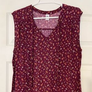 Old navy sleeveless blouse with flower print, tie neck
